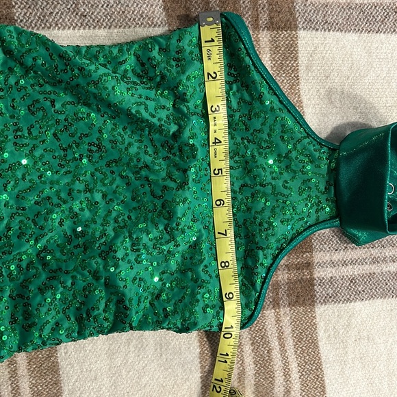 Girls performance top - Picture 4 of 5